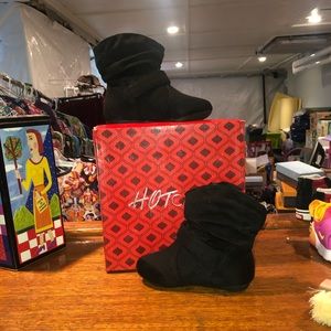 Kids hot cakes boots size 7 NWT